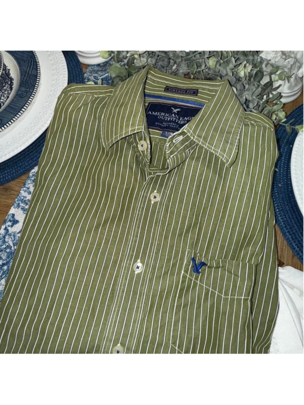 Y2K vintage men’s American Eagle button down shirt